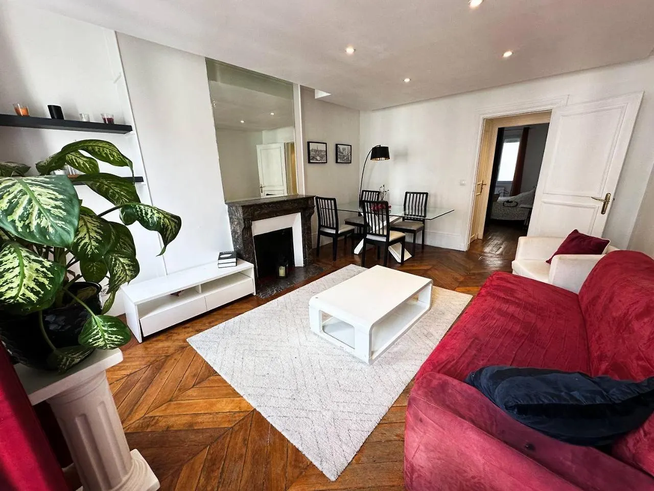 Apartment Colisee Paris 0*,  France