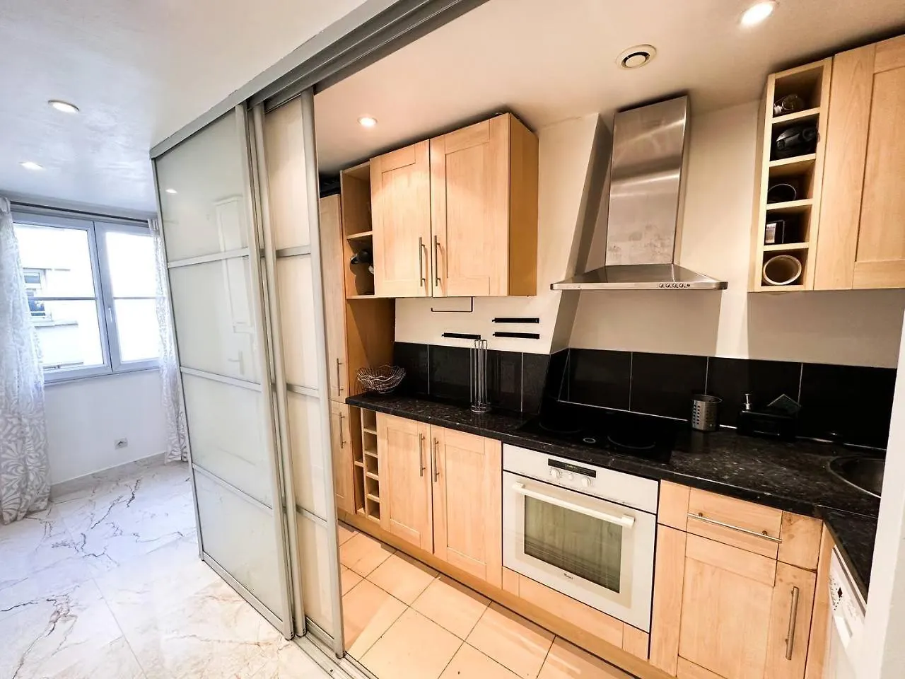 Apartment Colisee Paris
